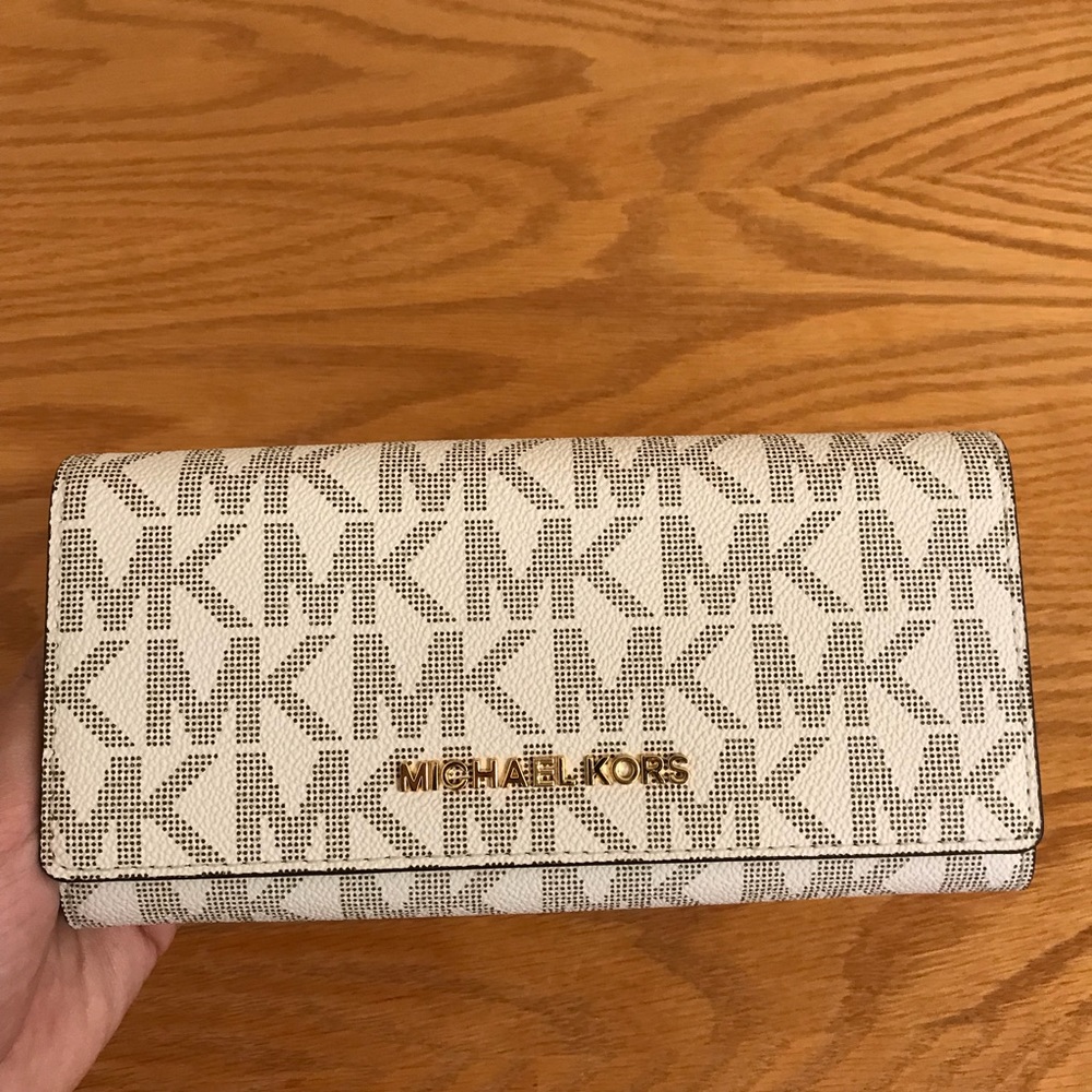Michael Kors Jet set Large Carryall Wallet Acorn - Picture 2 of 8
